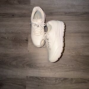 Brooks Women's white Sneakers